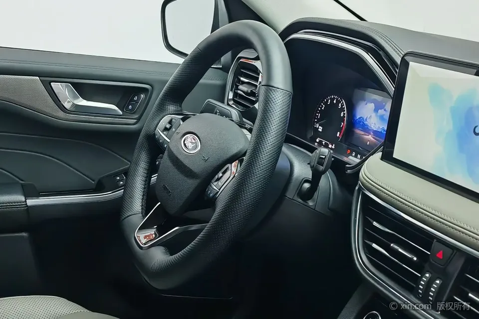 Ford Escape EcoBoost 245 2WD Premium Edition 2022 — миниатюра 3