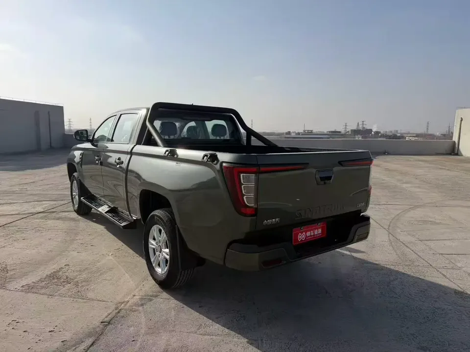 SINOTRUK Fight to win Fight to win 2024 S6 Commercial 2.0T Diesel Manual 2WD Long Axis Youth Edition 2026 — thumbnail 4