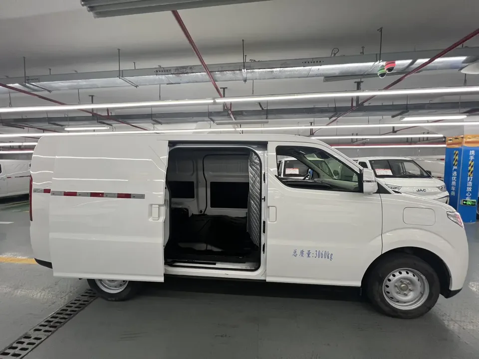 Ruichi R5 Ruichi R5 2025 Freight Edition Intelligent Supercharger Edition Pioneer I 52.16kWh 2025 — thumbnail 3