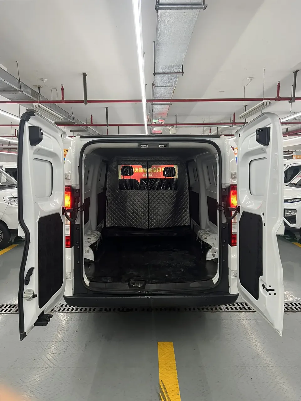 Ruichi R5 Ruichi R5 2025 Freight Edition Intelligent Supercharger Edition Pioneer I 52.16kWh 2025 — thumbnail 4