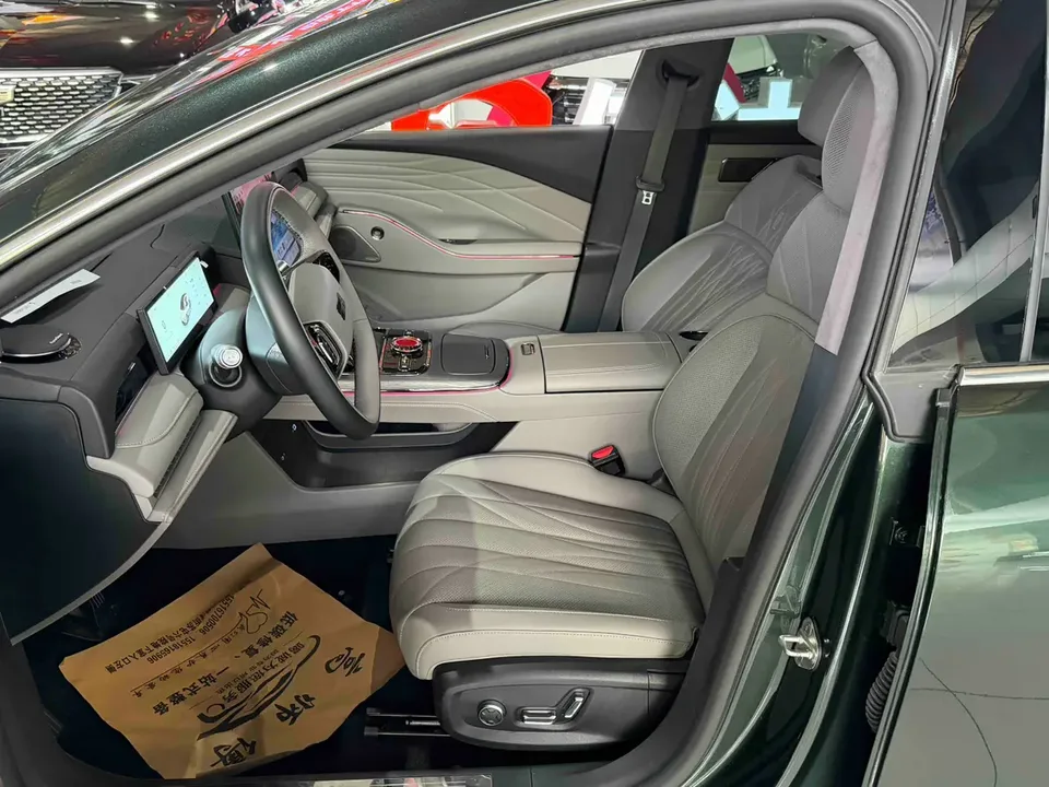 Geely Galaxy Star 8 PHEV 130km EM-P Starship Edition 2025 — миниатюра 4