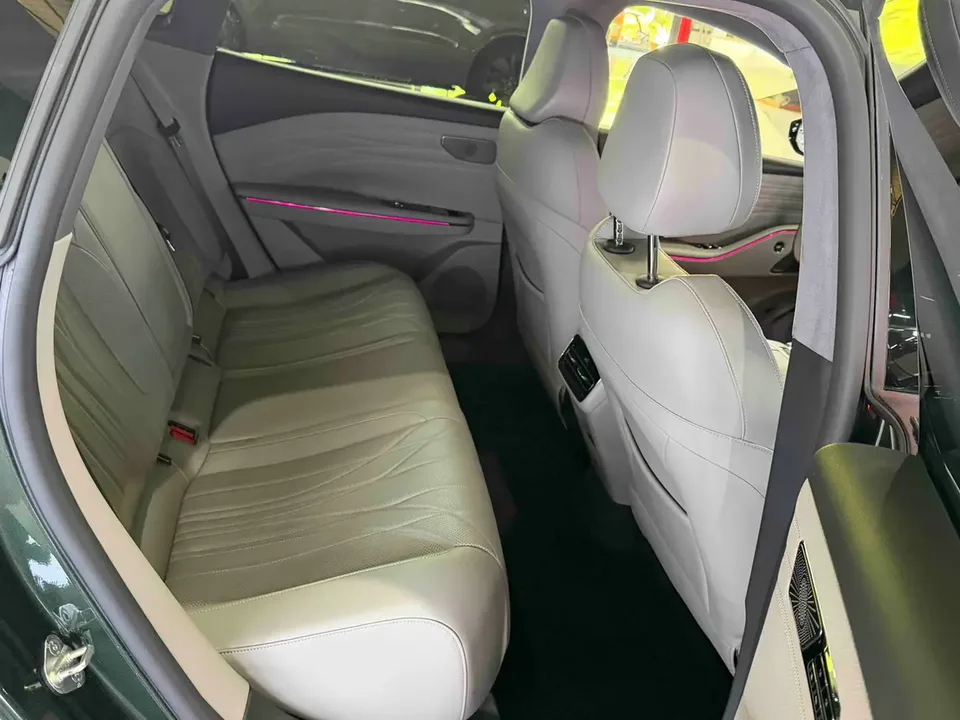 Geely Galaxy Star 8 PHEV 130km EM-P Starship Edition 2025 — миниатюра 5