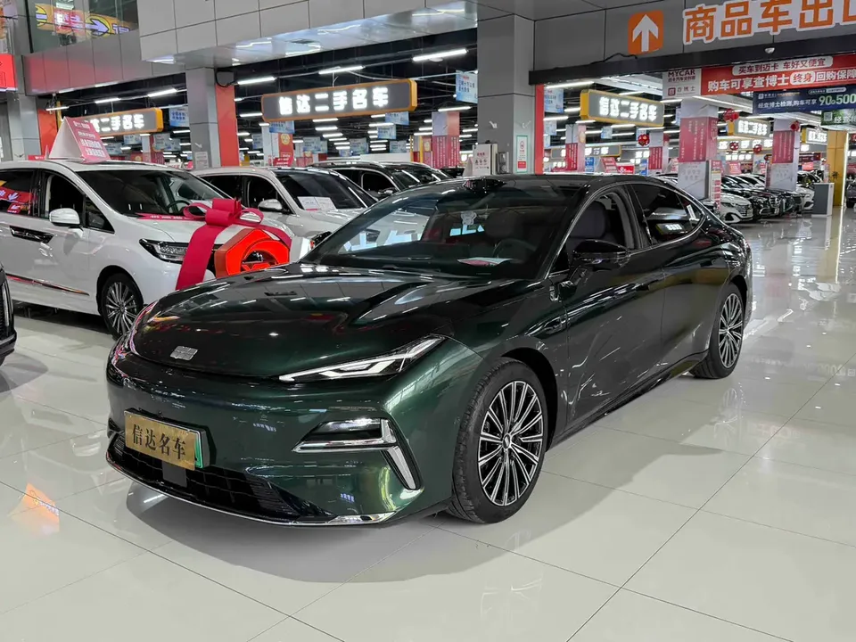 Geely Galaxy Star 8 PHEV 2025