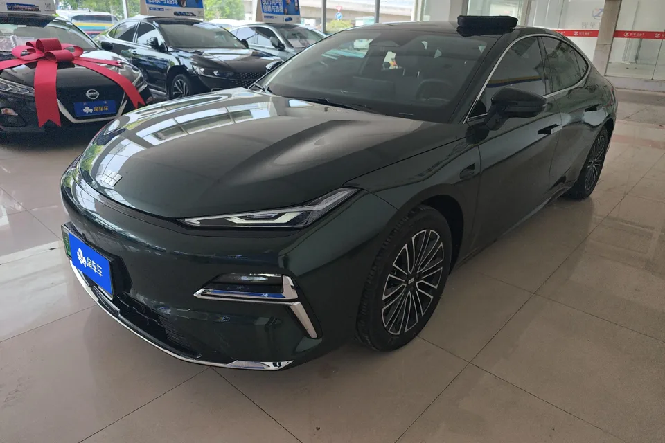 Geely Galaxy Star 8 PHEV 2025