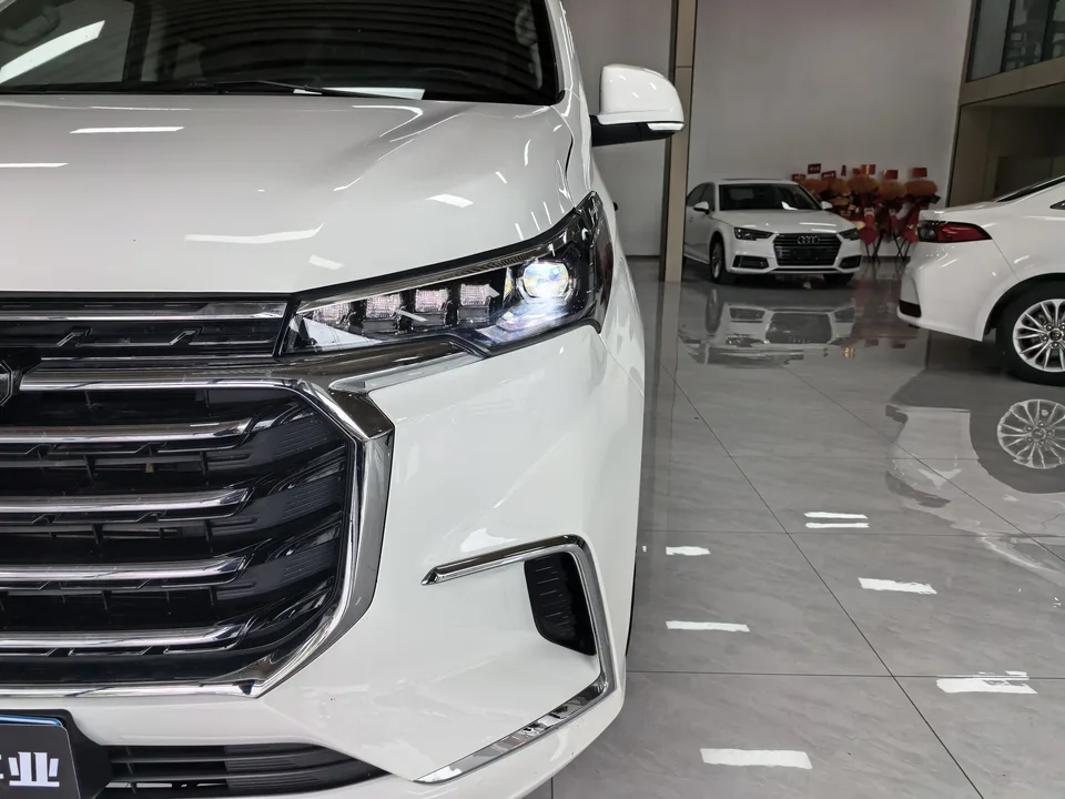 Datong Maxus G20 Maxus G20 2023 PLUS 2.0T Gasoline Automatic Executive Edition 2023 — миниатюра 4