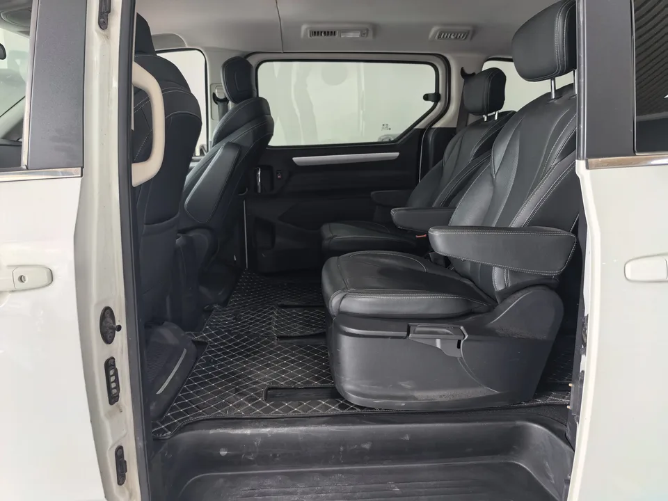 Datong Maxus G20 Maxus G20 2023 PLUS 2.0T Gasoline Automatic Executive Edition 2023 — миниатюра 5