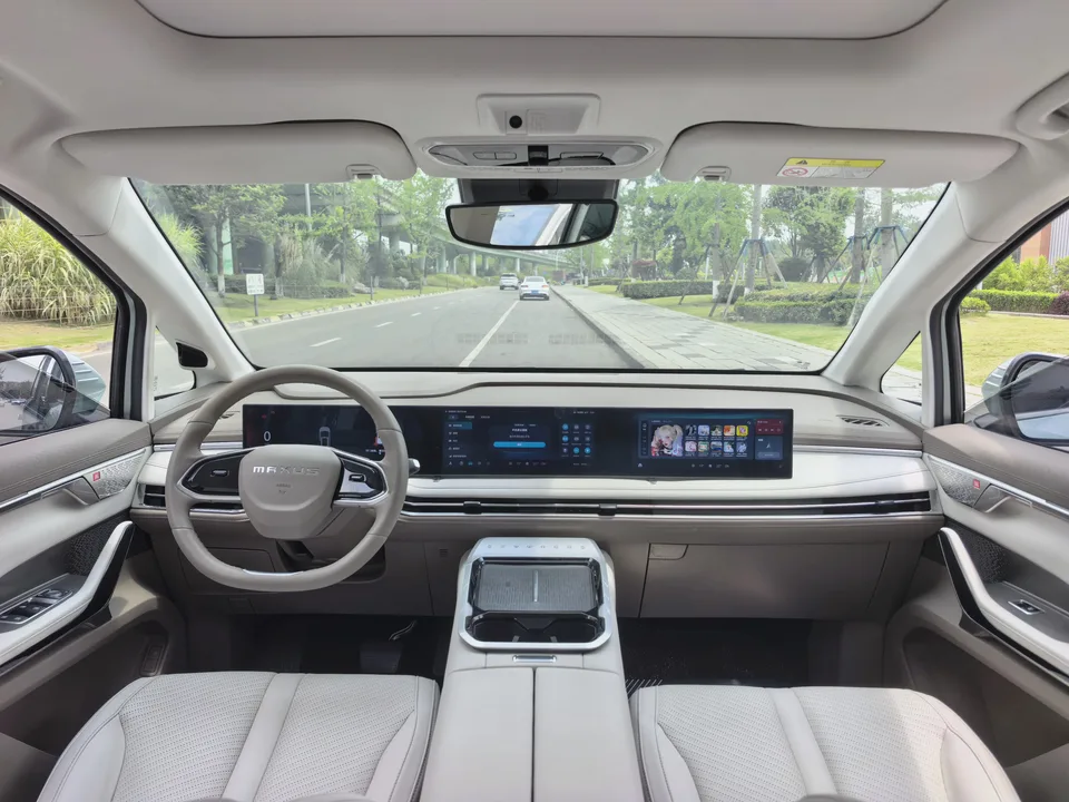 Datong Everyone 7 EV Alpine Extended Range Edition 2023 — миниатюра 4