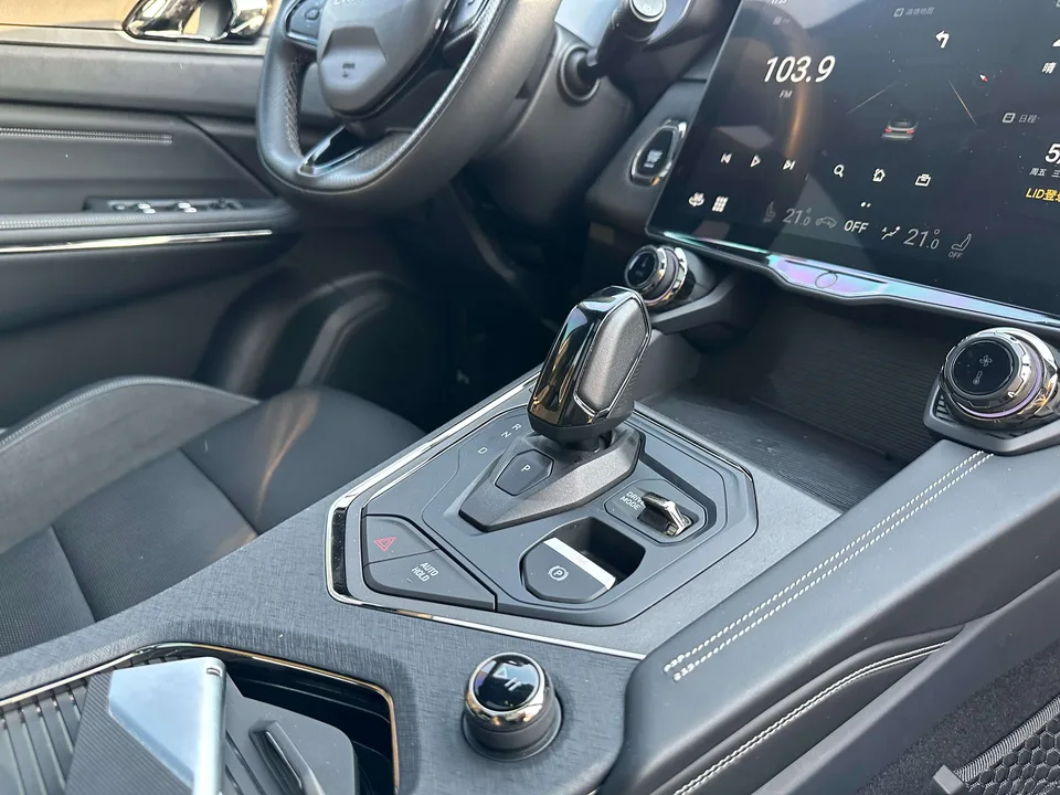 Lynk & Co 01 EM-P Lynk & Co 01 EM-P 2021 1.5TD PHEV Halo 2023 — миниатюра 5