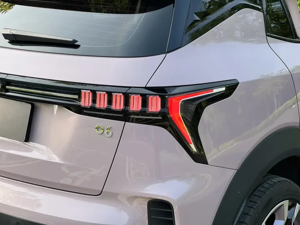 Lynk & Co 06 Lynk & Co 06 2023 Remix 1.5T Shero 2024 — миниатюра 3