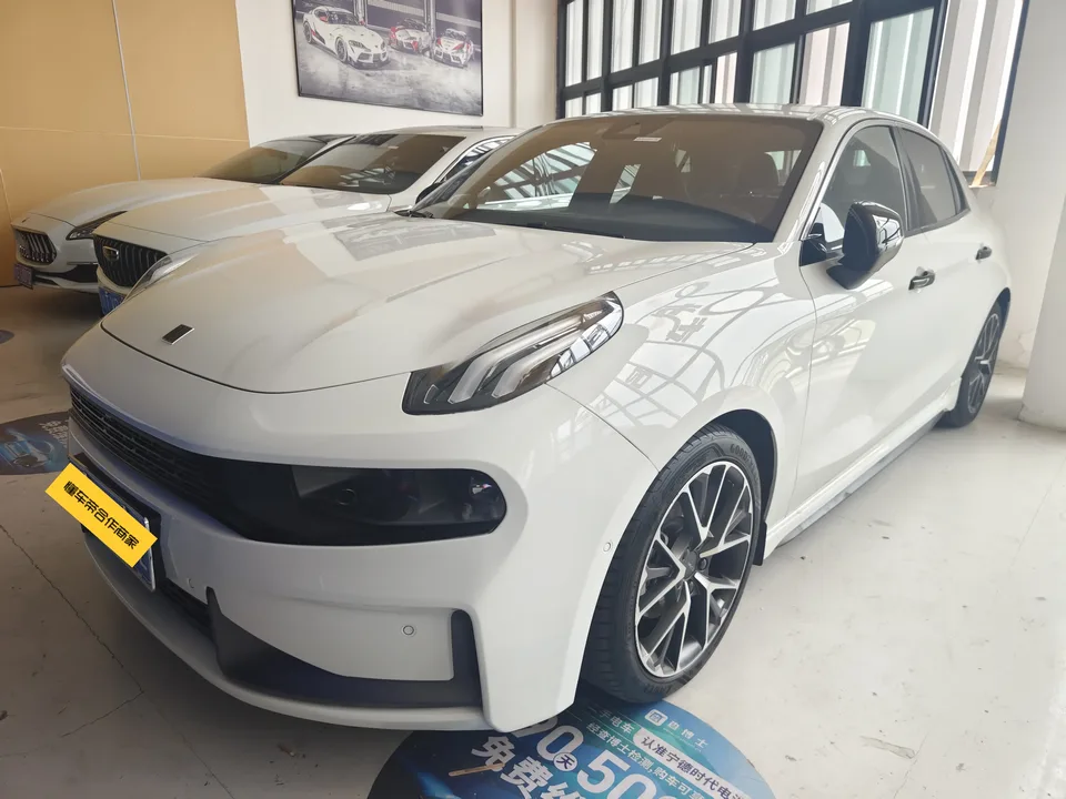 Lynk & Co 03 2022