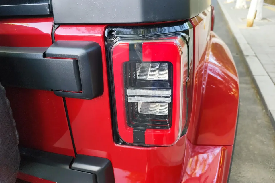BAIC Beijing Off-road BJ40 2.0T Automatic 4WD City Hunter Edition Knight Edition 2022 — миниатюра 2