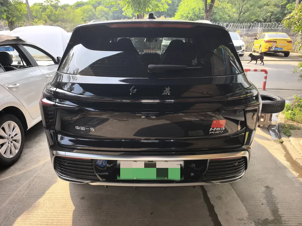 Hongqi HS3 PHEV 115km Jinwei Edition 2025 — миниатюра 2