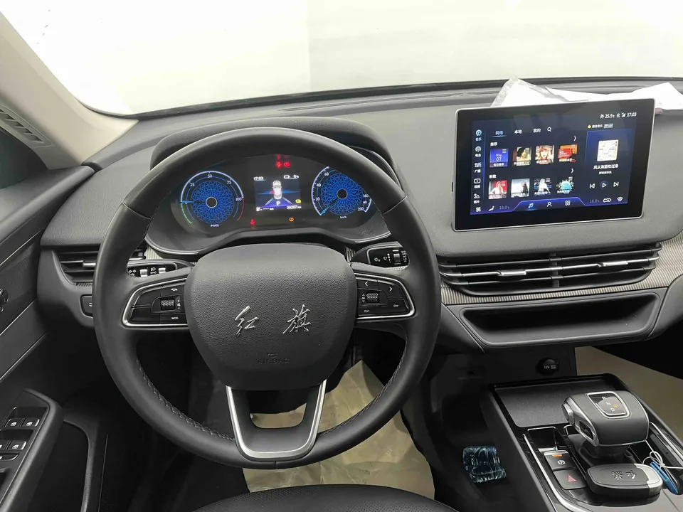 Hongqi E-QM5 facelift basic travel version 2023 — миниатюра 4