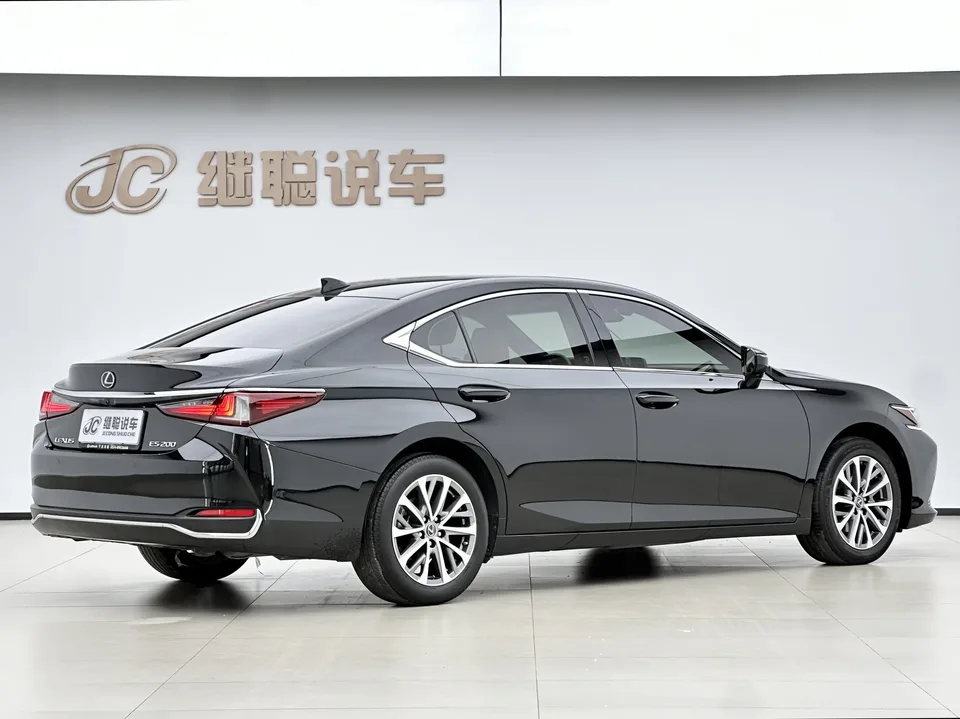 Lexus ES 200 Excellence Edition 2022 — миниатюра 2