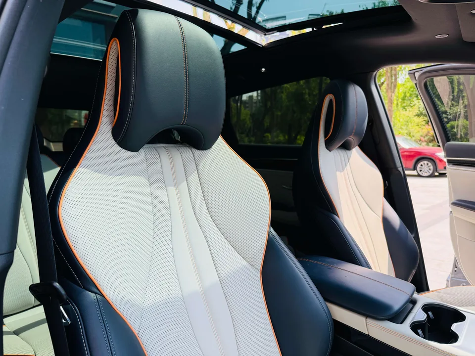 BYD Song PLUS DM DM-i Honor Edition 110KM Flagship PLUS 2024 — миниатюра 3