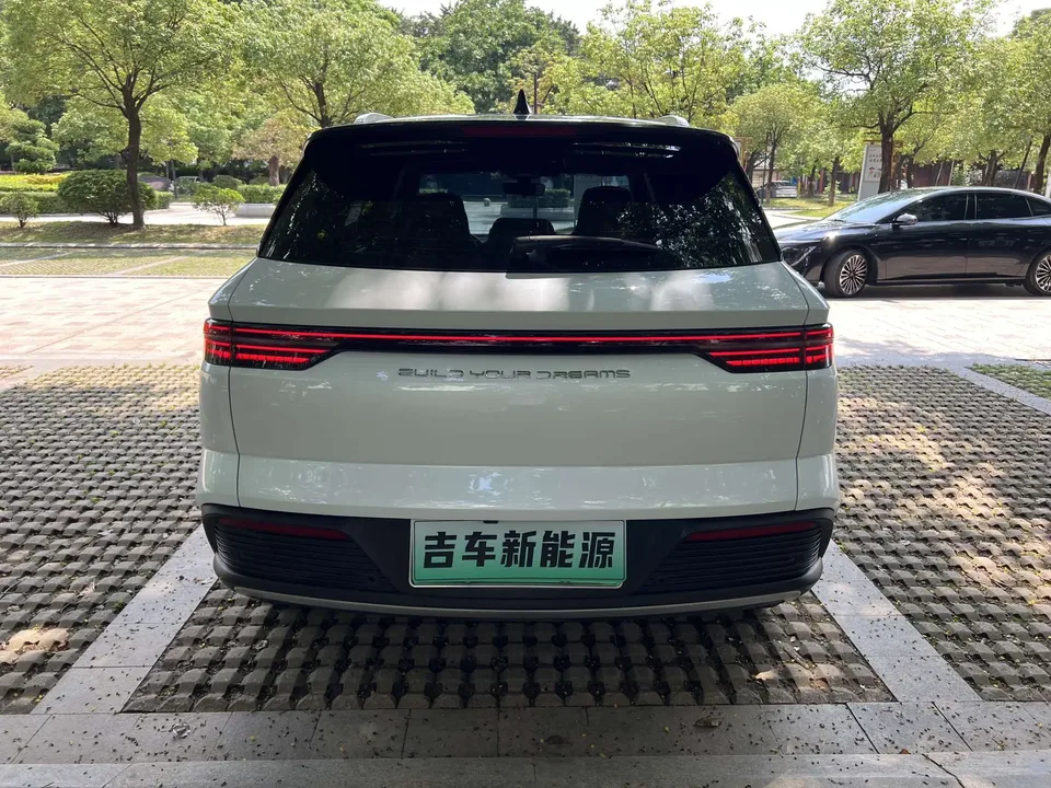 BYD Song Pro DM DM-i Honor Edition 71km Pilot Edition 2024 — миниатюра 2