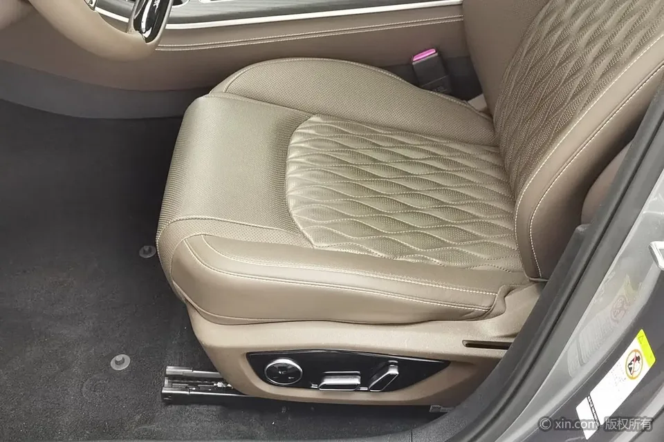 BYD Han DM DM-i 121KM Premium Edition 2022 — миниатюра 3