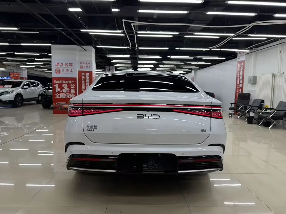 BYD Seal DM DM-i 1.5L 121KM Premium Edition 2023 — миниатюра 4