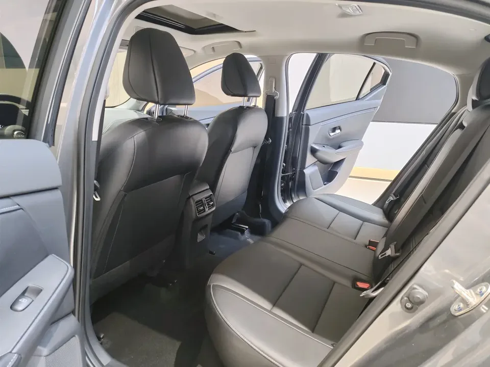 Nissan Sylphy Sylphy 2023 facelift 1.6L CVT Enjoy Edition 2025 — миниатюра 4