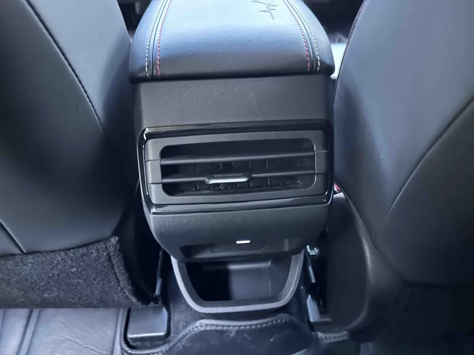 Geely Emgrand S 1.4T CVT Premium Edition 2022 — миниатюра 3