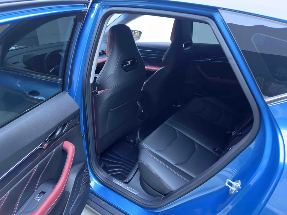 Geely Emgrand S 1.4T CVT Premium Edition 2022 — миниатюра 5