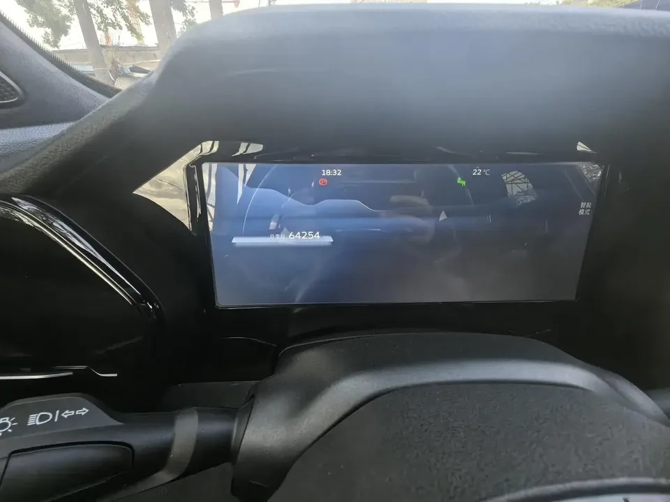 Geely Monjaro 2.0TD DCT EVO 2WD Luxury Edition 2022 — миниатюра 3