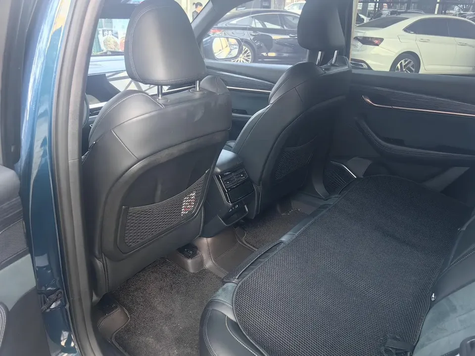 Geely Monjaro 2.0TD DCT EVO 2WD Luxury Edition 2022 — миниатюра 4