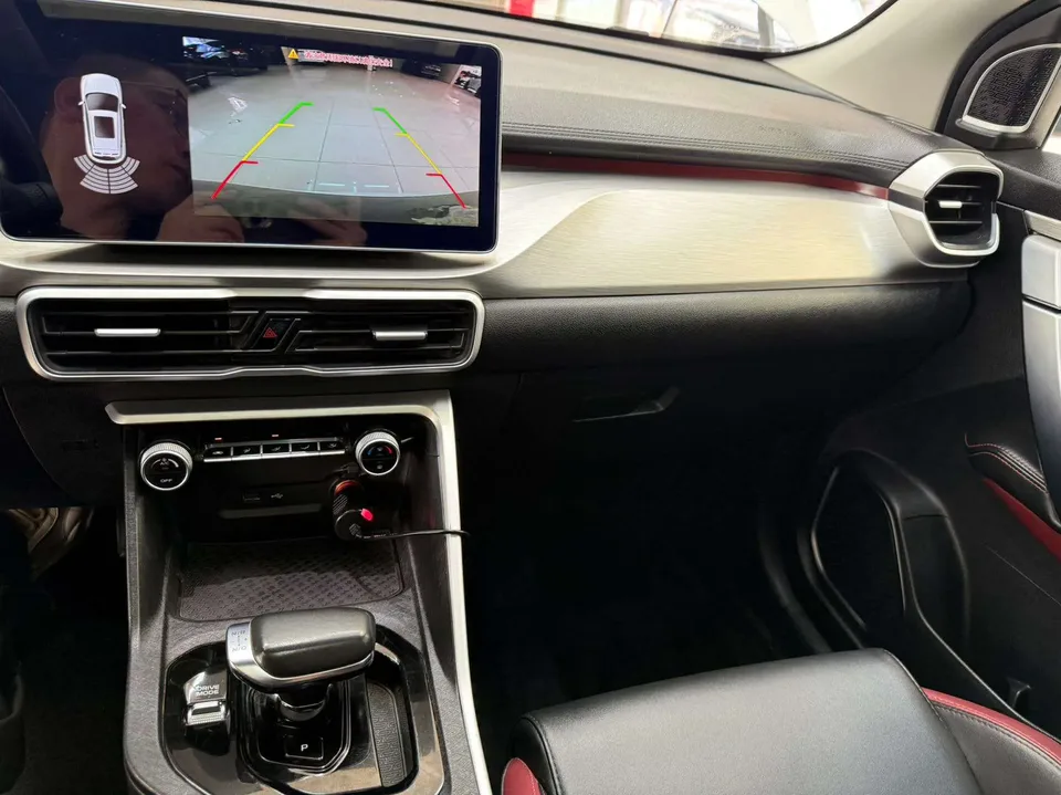 Geely Coolray SX11 Binyue 2021 240T DCT Platinum Edition 2023 — thumbnail 3