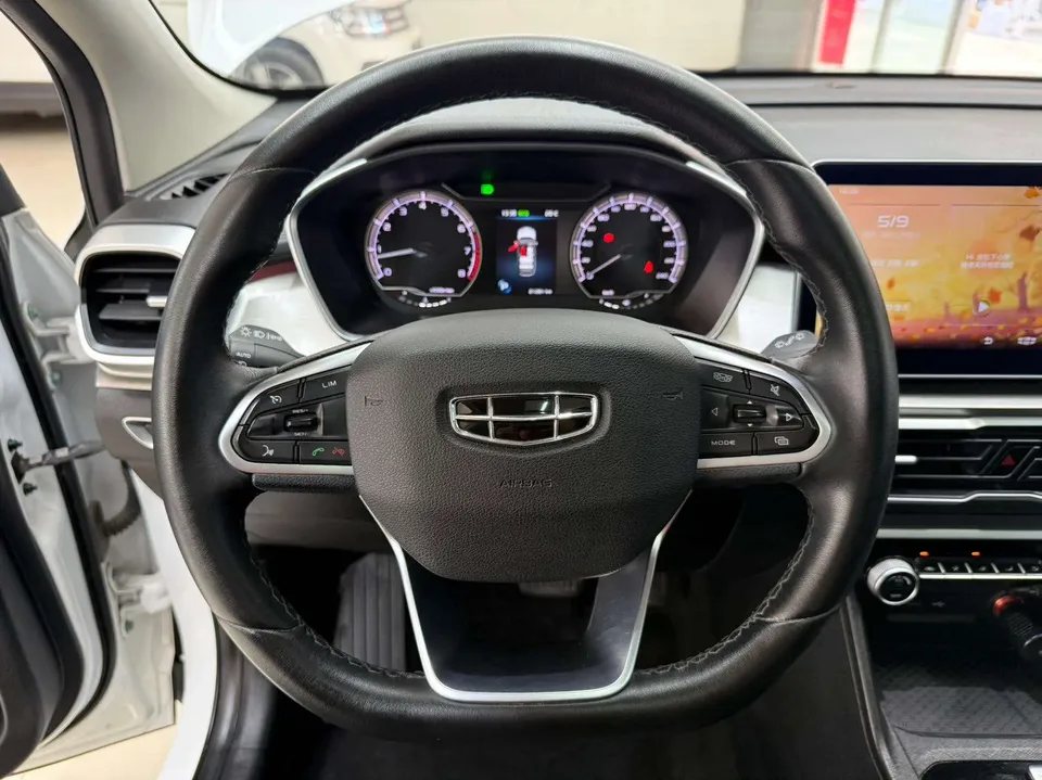 Geely Coolray SX11 Binyue 2021 240T DCT Platinum Edition 2023 — thumbnail 4