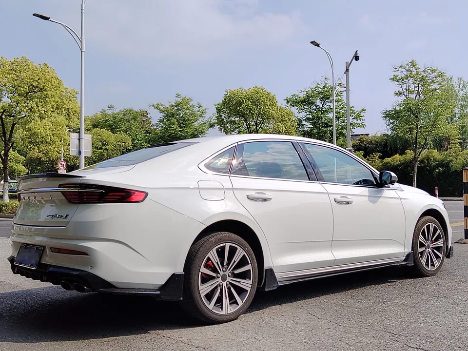 Geely Xing Rui 1.5T Dongfangyao Jinghong Edition+ 2025 — миниатюра 5