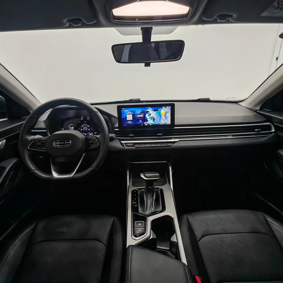 Geely Emgrand Emgrand 2022 Emgrand 2022 4th Generation 1.5L CVT Premium Edition 2022 — thumbnail 4