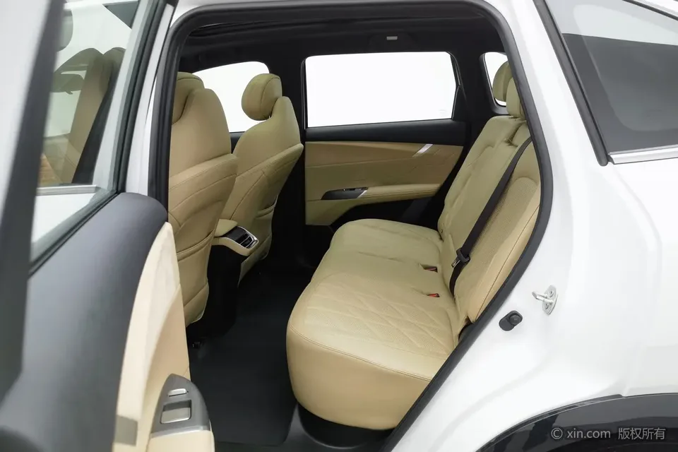 Changan CS75PLUS Changan CS75 PLUS 2025 fourth generation 1.5T New Blue Whale Smart Premium Edition 2024 — миниатюра 4