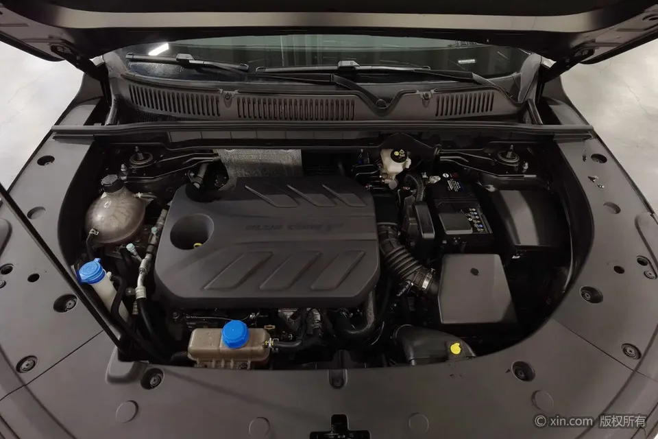 Changan CS75PLUS Changan CS75 PLUS 2025 fourth generation 1.5T New Blue Whale Smart Premium Edition 2024 — миниатюра 2