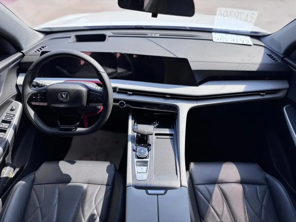 Changan CS75PLUS third generation champion version 2.0T automatic intelligent driving powerful engine 2024 — миниатюра 3