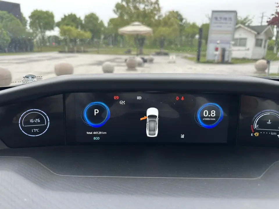 Changan UNI-V 1.5T Sports Edition 2023 — миниатюра 3