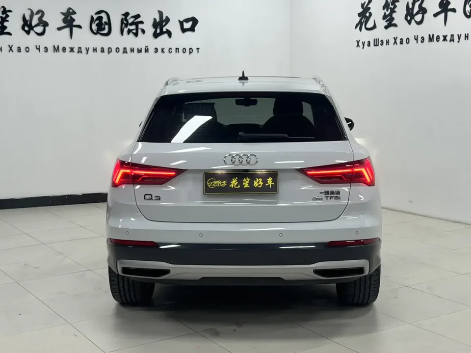 Audi Q3 Audi Q3 2022 35 TFSI Fashionable and Elegant 2022 — миниатюра 2