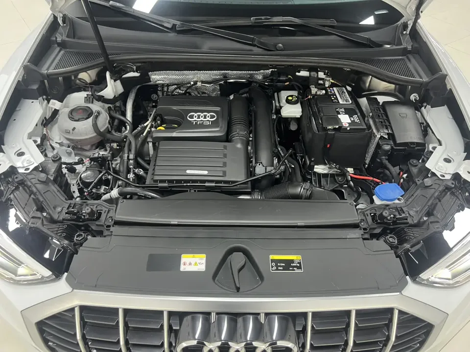 Audi Q3 Audi Q3 2022 35 TFSI Fashionable and Elegant 2022 — миниатюра 3
