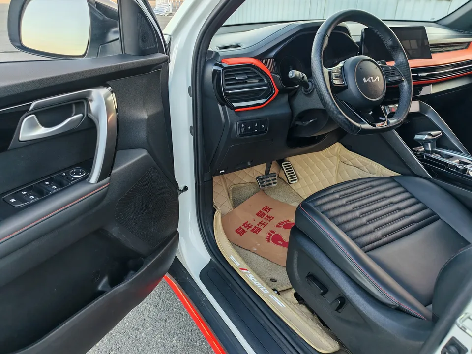 Kia Sportage Ace 1.5T GT-Line Super Edition 2022 — миниатюра 3