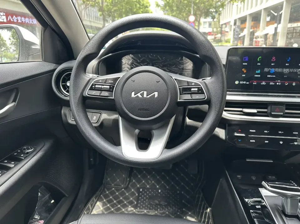 Kia K3 1.5L IVT Comfort Premium Edition 2026 — миниатюра 2