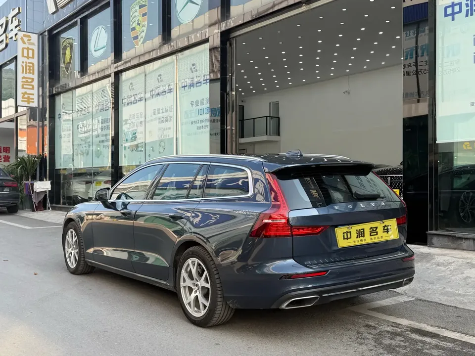 Volvo V60 Volvo V60 2022 B4 Zhiyi Luxury Edition 2022 — миниатюра 4