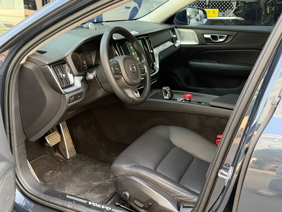 Volvo V60 Volvo V60 2022 B4 Zhiyi Luxury Edition 2022 — миниатюра 5