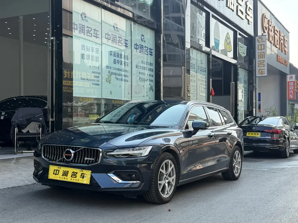 Volvo V60 2022