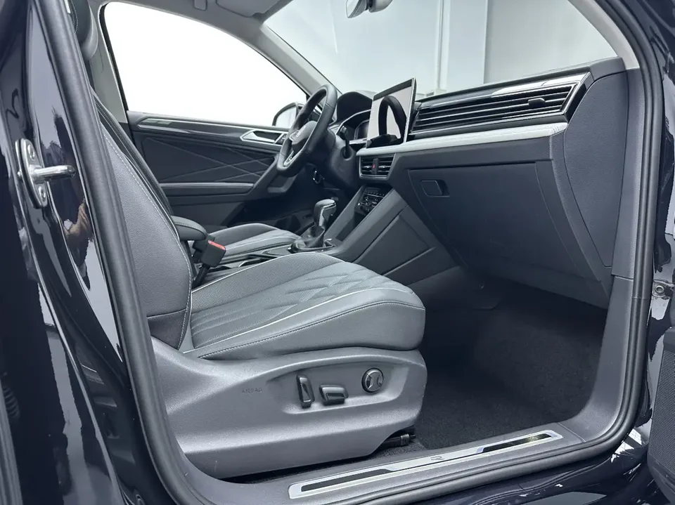 Volkswagen Tiguan L facelift 330TSI 2WD R-Line Enjoy Edition 2023 — миниатюра 4