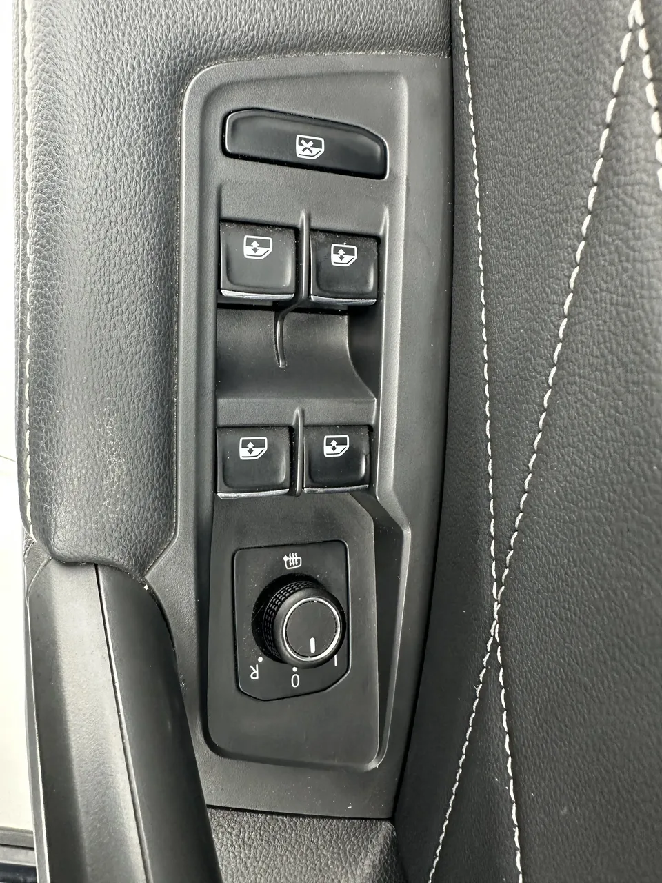 Volkswagen Tiguan L Tiguan L 2023 280TSI Chaochuang Limited Edition 2023 — миниатюра 4