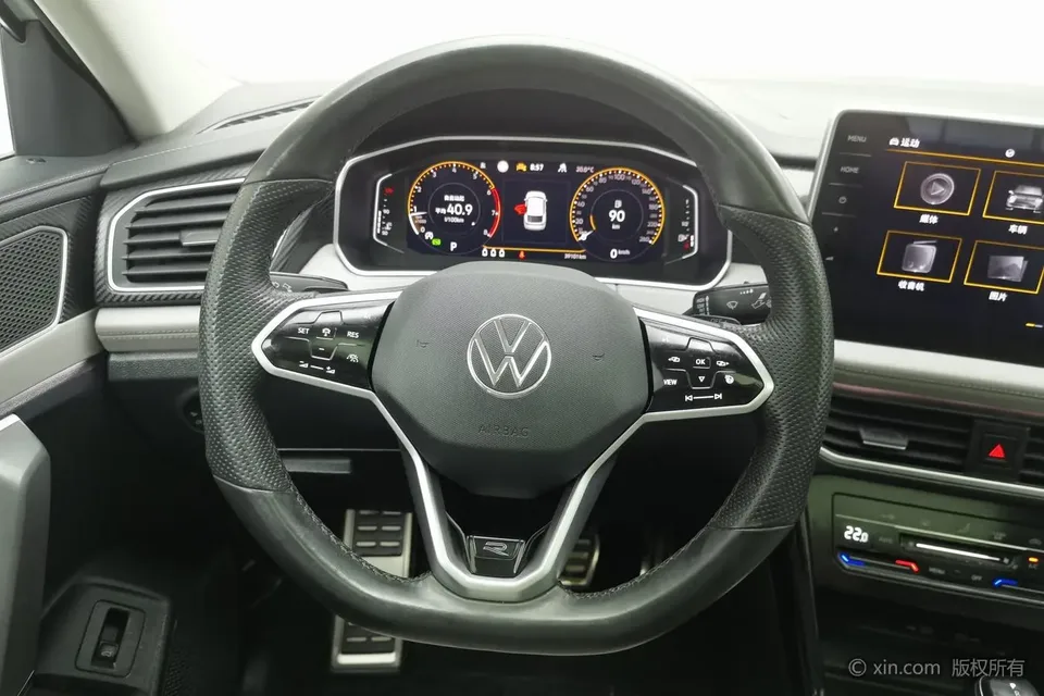 Volkswagen Tayron X Tanyue X 2023 330TSI 2WD Premium High-Energy Edition 2022 — миниатюра 3