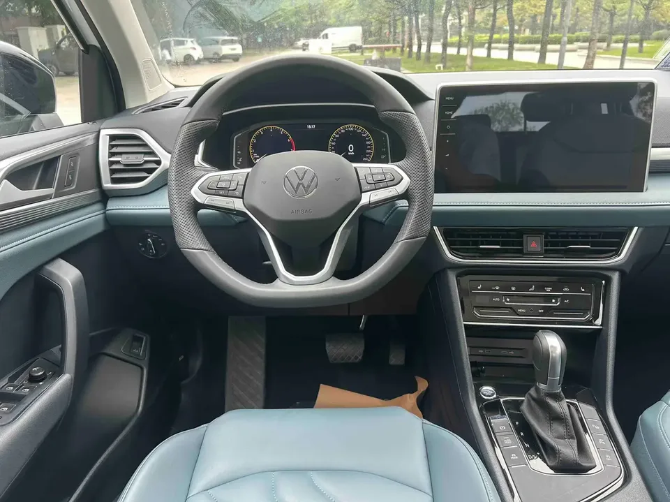 Volkswagen Tharu 300TSI 2WD Moon Edition 2024 — миниатюра 2