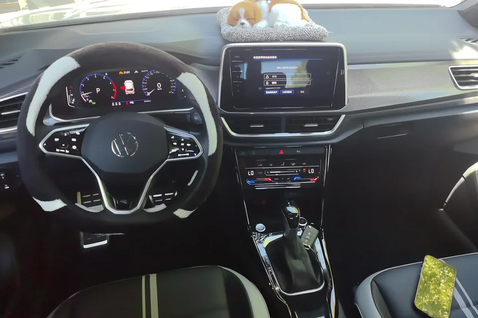 Volkswagen T-Roc 300TSI DSG Chenguang Edition 2024 — миниатюра 4