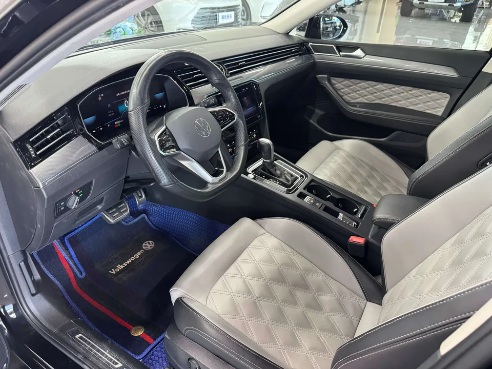 Volkswagen Magotan Magotan 2023 2 million commemorative edition 330TSI DSG leading model 2022 — миниатюра 5