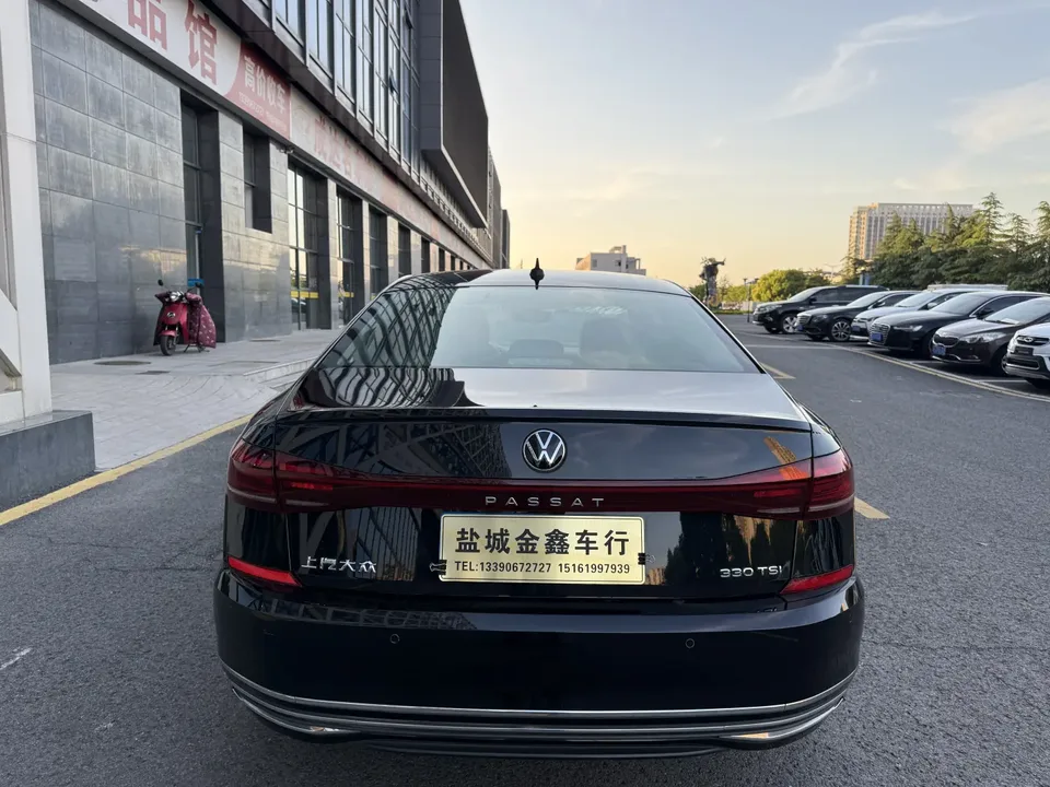 Volkswagen Passat Passat 2022 330TSI Starry Sky Deluxe Edition 2022 — миниатюра 2