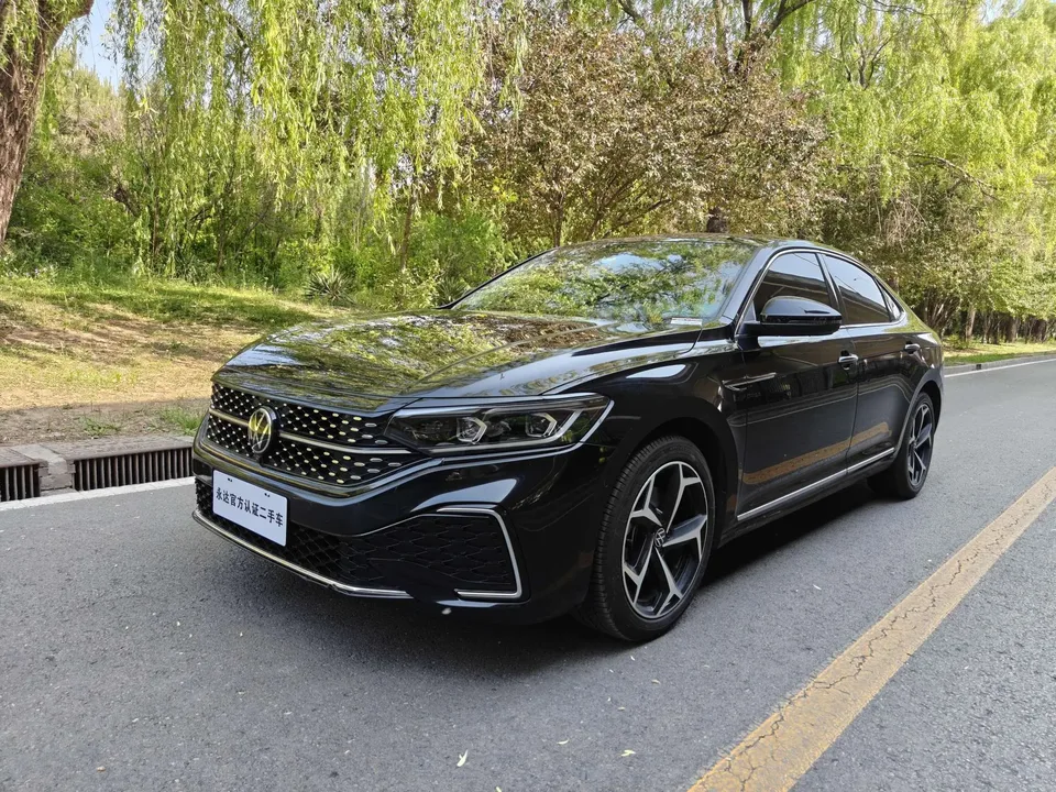 Volkswagen Passat 2023
